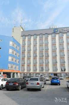 The Seven Hotel Yichang Exterior foto